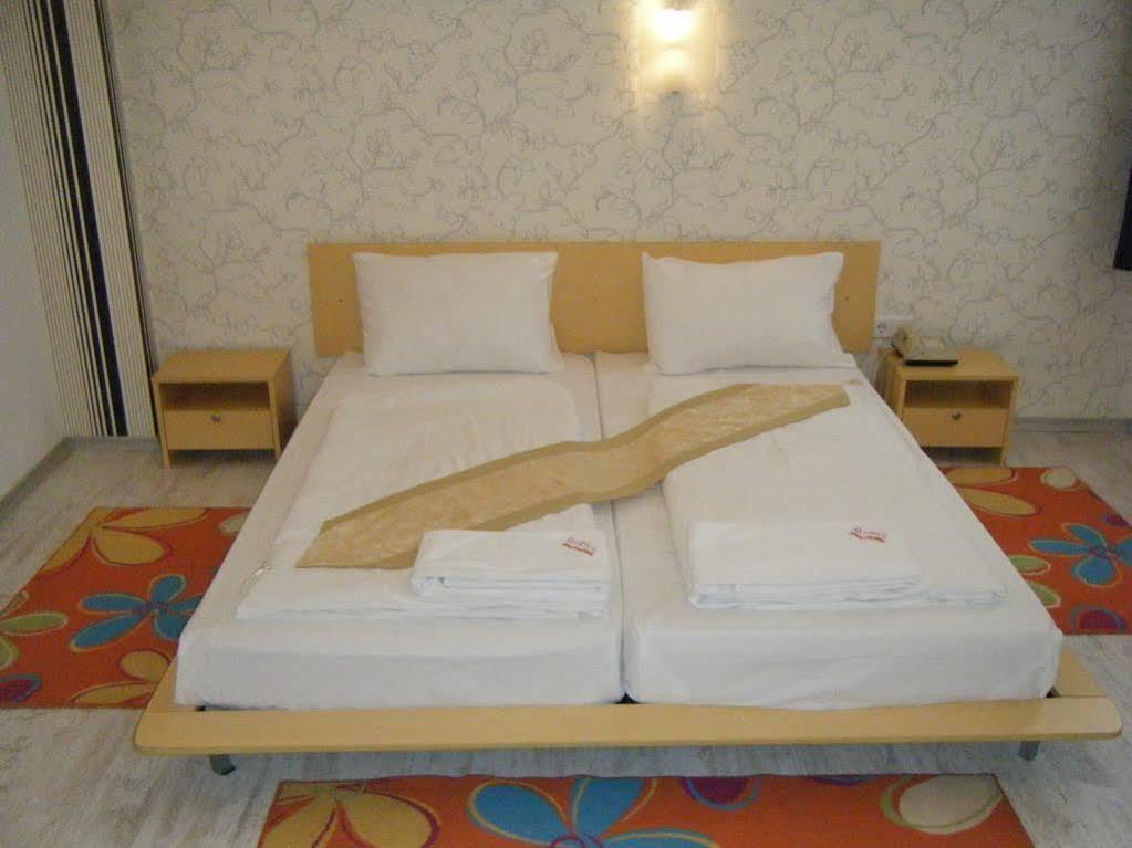 Scotty'S Boutique Hotel Sofia Exterior photo
